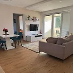 Two Bedrom Modern Flat Near Ljubljana Private Garage &balcony *