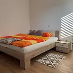 Two Bedrom Modern Flat Near Ljubljana Private Garage &balcony דירה
