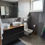 Two Bedrom Modern Flat Near Ljubljana Private Garage &balcony * Dobrova