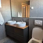 Two Bedrom Modern Flat Near Ljubljana Private Garage &balcony Dobrova