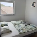Two Bedrom Modern Flat Near Ljubljana Private Garage &balcony