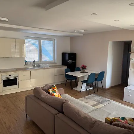 Two Bedrom Modern Flat Near Ljubljana Private Garage &balcony