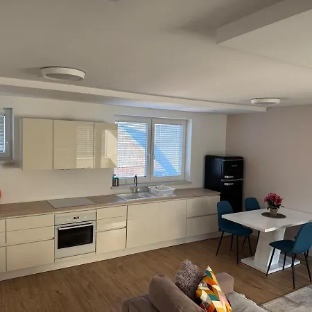 Two Bedrom Modern Flat Near Ljubljana Private Garage &balcony * Dobrova