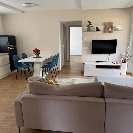 Two Bedrom Modern Flat Near Ljubljana Private Garage &balcony *
