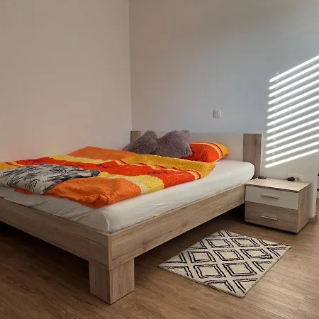 Two Bedrom Modern Flat Near Ljubljana Private Garage &balcony Lejlighed