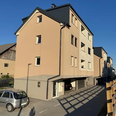 Apartamento Two Bedrom Modern Flat Near Ljubljana Private Garage &balcony