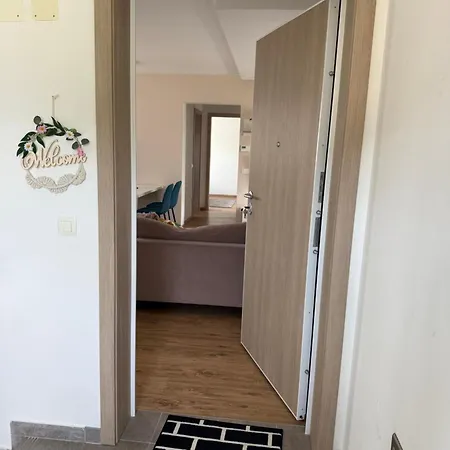 Two Bedrom Modern Flat Near Ljubljana Private Garage &balcony Dobrova