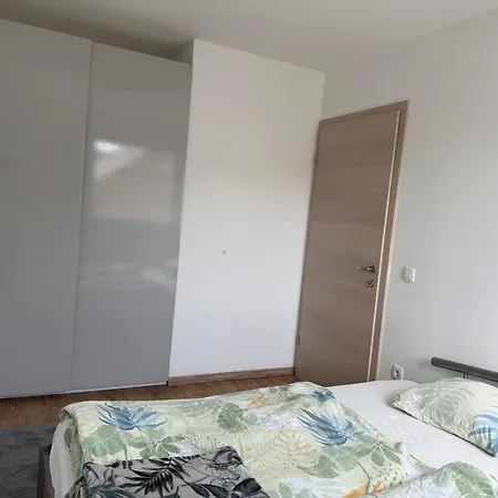 Apartman Two Bedrom Modern Flat Near Ljubljana Private Garage &balcony