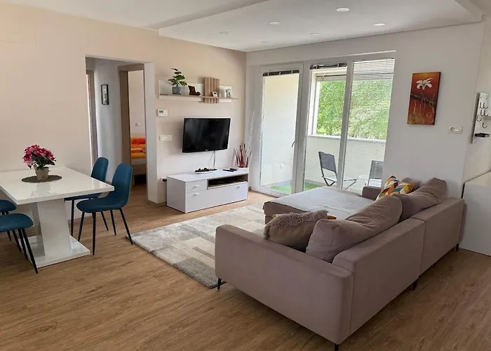 Two Bedrom Modern Flat Near Ljubljana Private Garage &balcony * Dobrova