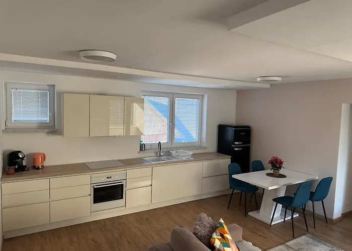 Two Bedrom Modern Flat Near Ljubljana Private Garage &balcony * Dobrova