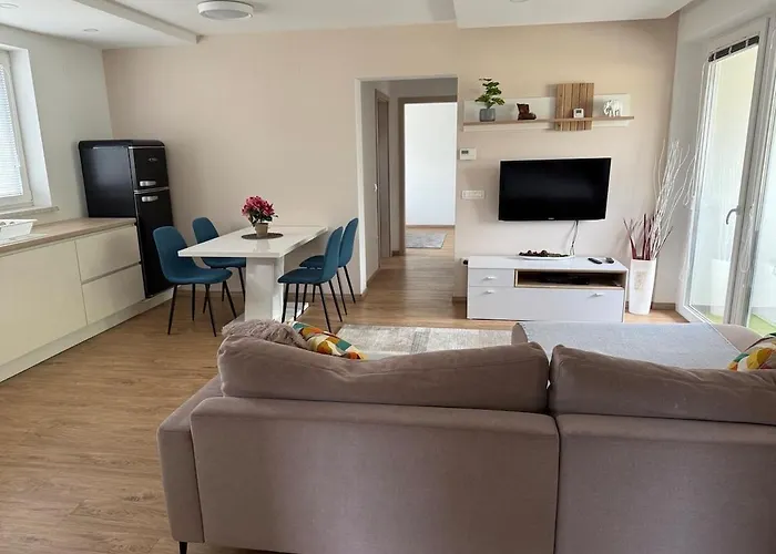 Two Bedrom Modern Flat Near Ljubljana Private Garage &balcony *