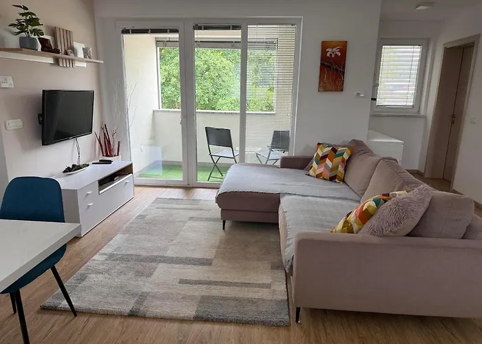 Apartamento Two Bedrom Modern Flat Near Ljubljana Private Garage &balcony *