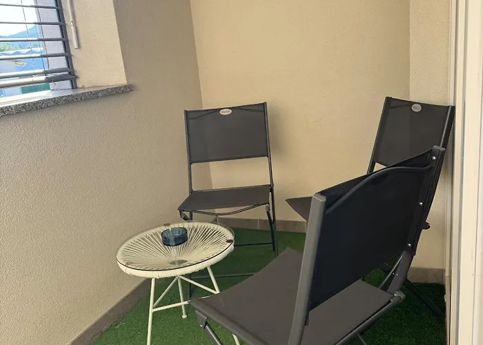 Two Bedrom Modern Flat Near Ljubljana Private Garage &balcony Apartamento