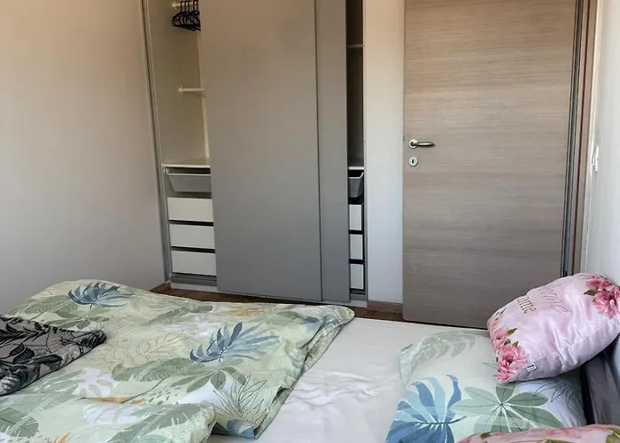 Two Bedrom Modern Flat Near Ljubljana Private Garage &balcony Apartamento *