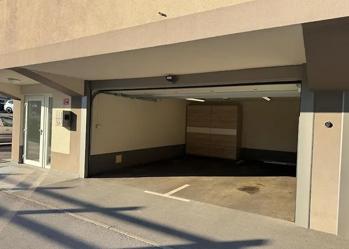 Two Bedrom Modern Flat Near Ljubljana Private Garage &balcony