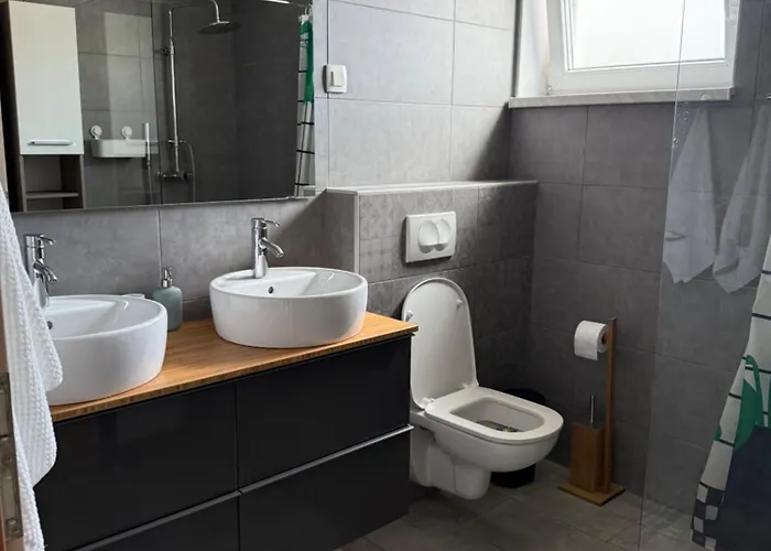 Apartamento Two Bedrom Modern Flat Near Ljubljana Private Garage &balcony *